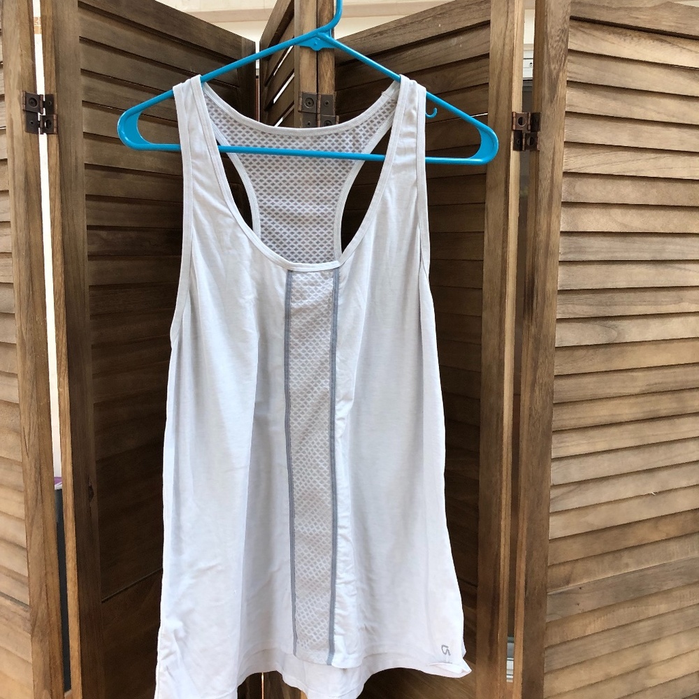 gray sleeveless workout top